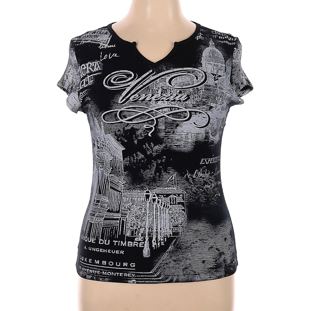 New Directions short sleeve v-neck shirt XL